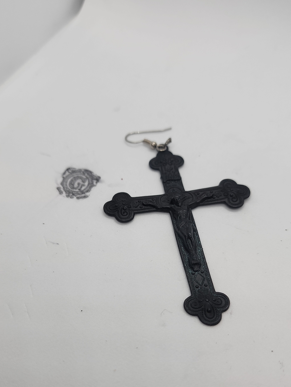 GASOLINE GLAMOUR CRUCIFIX CROSS EARRING